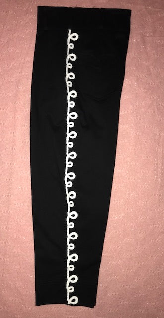 Kitten Capri's (1014) - Tarantula Clothing Company in black colour